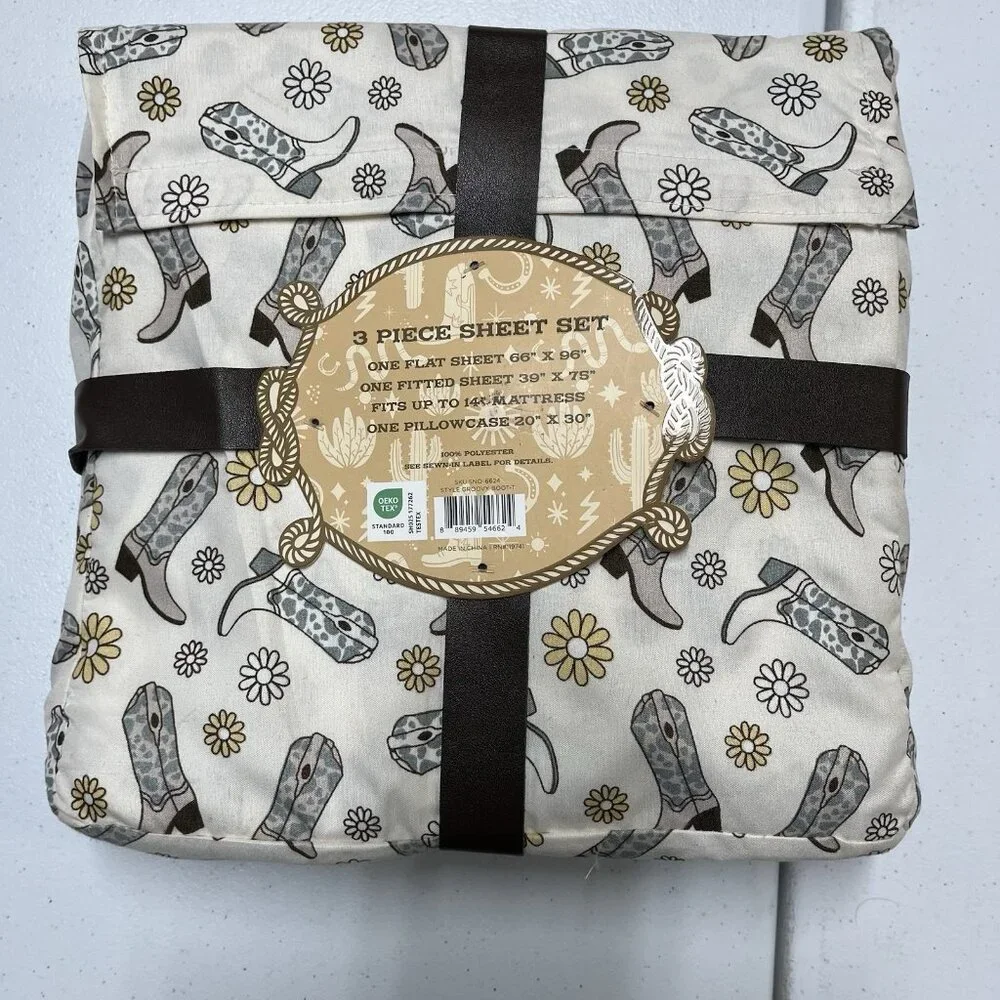 Dessert Dust Twin Sheet Gray All Over‎ Cowboy Boot Floral Print Western Cowgirl